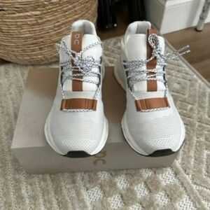 Cloudnova Women Shoes White/Pecan Pearl ON Running